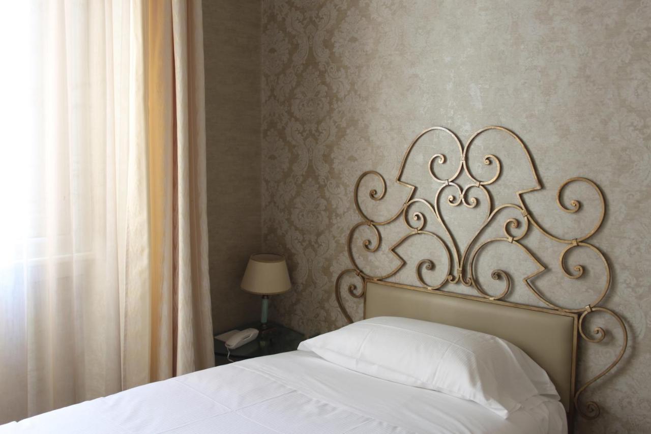 C-Hotels De Rose Palace Флоренція Номер фото
